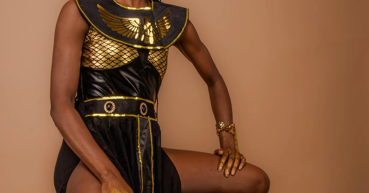 Cleocatra - легендарная кошачья царица древнего Египта с золотой шерстью